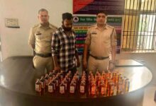 रायगढ़ पुलिस की बड़ी कार्रवाई: अवैध अंग्रेजी शराब कारोबार का भंडाफोड़, आरोपी गिरफ्तार...