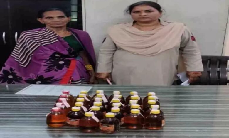 रायपुर में 65 वर्षीय महिला अवैध शराब बेचते पकड़ी गई, 5.760 लीटर शराब बरामद...