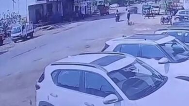 कोरबा में तेज रफ्तार का कहर: कार ने बाइक सवार को मारी जोरदार टक्कर, दोनों गंभीर घायल...