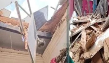 रायपुर कलेक्ट्रेट में बड़ा हादसा: कक्ष की छत गिरी, फाइलें मलबे में दबीं, जनहानि टली...