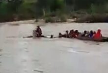 सूरजपुर: डूबती नाव देख ग्रामीणों ने जान पर खेलकर बचाई लोग की जान...