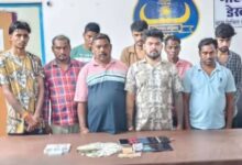 जंगल में जुआ खेल रहे 9 जुआरी गिरफ्तार, धमतरी पुलिस की बड़ी कार्रवाई...