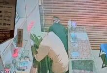 छुईखदान में फिल्मी अंदाज में चोरी: ज्वेलरी शॉप से 5 किलो चांदी पार, CCTV में कैद नकाबपोश चोर...
