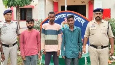बीड़ी मांगने पर बढ़ा विवाद: सोनू पाल की हत्या कर शव नाले में फेंका, अभनपुर पुलिस ने तीन आरोपियों को किया गिरफ्तार...