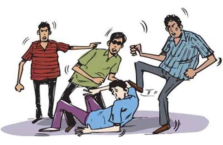 रायपुर साइंस कॉलेज हॉस्टल में बाहरी युवकों की गुंडई, स्टूडेंट्स पर हमला और तोड़फोड़ – आधी रात थाने का घेराव...