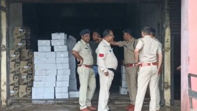 भिलाई में खेल परिसर के भीतर खुली शराब दुकान, विरोध कर रहे कांग्रेस पार्षद भूपेंद्र यादव गिरफ्तार — स्थानीयों में आक्रोश...