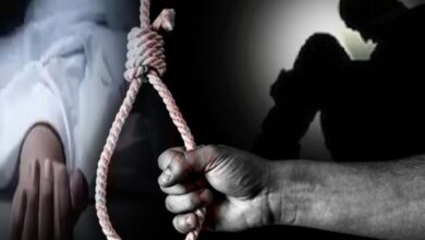 पारिवारिक कलह से परेशान चाय वाले ने की आत्महत्या, कमरे में फांसी लगाकर दी जान...