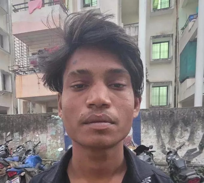 महिला शिक्षिका से पर्स लूटने वाला आरोपी गिरफ्तार, साथी नाबालिग भी शामिल – पुलिस ने बाइक व सामान किया बरामद...