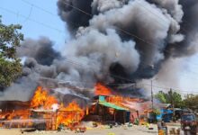 CG NEWS : "बिलासपुर में फल गोदाम में भीषण आग! लाखों का सामान जलकर हुआ खाक...