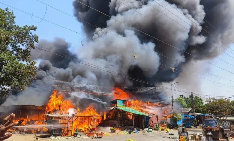 CG NEWS : "बिलासपुर में फल गोदाम में भीषण आग! लाखों का सामान जलकर हुआ खाक...