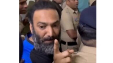 Virendra Tomar News: सूदखोर हिस्ट्रीशीटर वीरेंद्र तोमर की पेशी के दौरान हंगामा, समर्थकों ने लगाए नारे—14 दिन की न्यायिक हिरासत में भेजा गया...