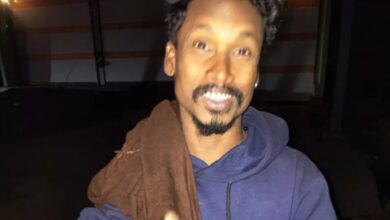 सार्वजनिक स्थान पर गांजा सेवन करते युवक को पुलिस ने रंगे हाथ दबोचा...