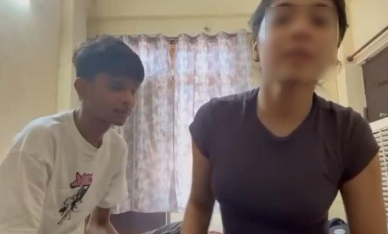 Girlfriend संग 15 मिनट का Private Video लीक होने के बाद सोशल मीडिया स्टार सोफिक एसके भावुक—जिस Dost को ‘भाई’ माना, उसी पर ब्लैकमेलिंग और बदला लेकर वीडियो वायरल करने का गंभीर आरोप...