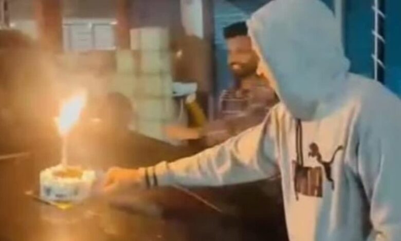 कोरिया: NH-43 पर सड़क में आतिशबाज़ी कर बर्थडे मनाने वाले बीएमओ व साथी पर FIR दर्ज...