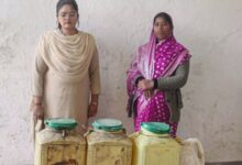 CG: बिलासपुर में अवैध महुआ शराब पर बड़ी कार्रवाई, 113 लीटर जब्त—महिला सहित 3 आरोपी गिरफ्तार...