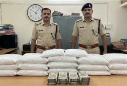 नए साल से पहले रायपुर में 80 लाख की कोकीन जब्त, ग्राहक तलाश रहा 22 वर्षीय युवक गिरफ्तार...