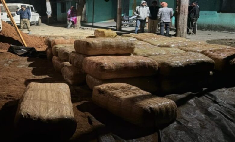 नए साल से पहले गांजा तस्करी पर पुलिस का शिकंजा, 6 करोड़ का गांजा भरा ट्रक जब्त, 3 अंतरराज्यीय तस्कर गिरफ्तार...