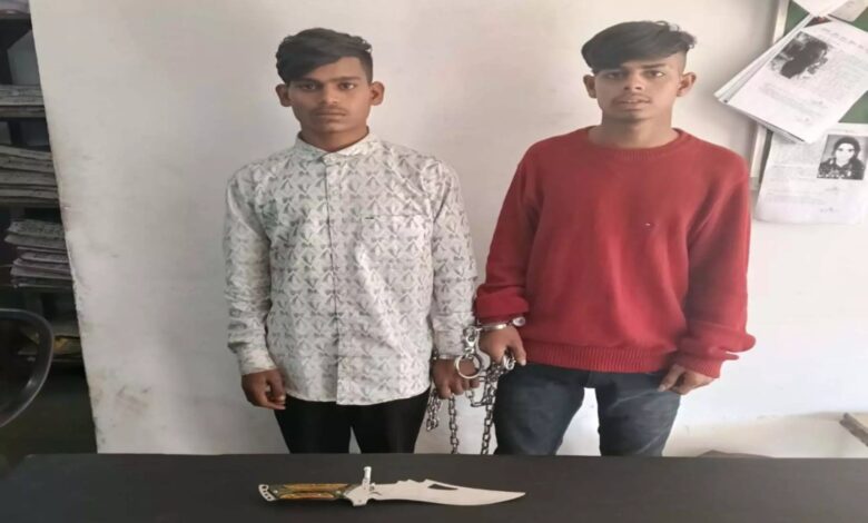 टोल प्लाजा पर ट्रक चालकों से अवैध वसूली का विरोध पड़ा भारी, चाकू से हमला—दो नाबालिग सहित 4 आरोपी गिरफ्तार...