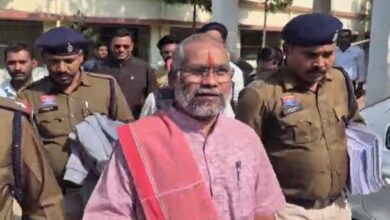 बलौदाबाजार आगजनी-हिंसा मामला: क्रांति सेना प्रमुख अमित बघेल प्रोडक्शन वारंट पर रायपुर जेल से बलौदाबाजार रवाना...