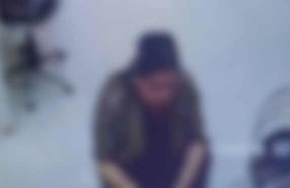 सदर बाजार की ज्वेलरी शॉप में महिला चोरी करते CCTV में कैद, 13.550 ग्राम सोने की चेन लेकर फरार...