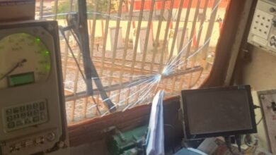 दुर्ग में राजधानी एक्सप्रेस पर पथराव, इंजन का कांच क्षतिग्र...