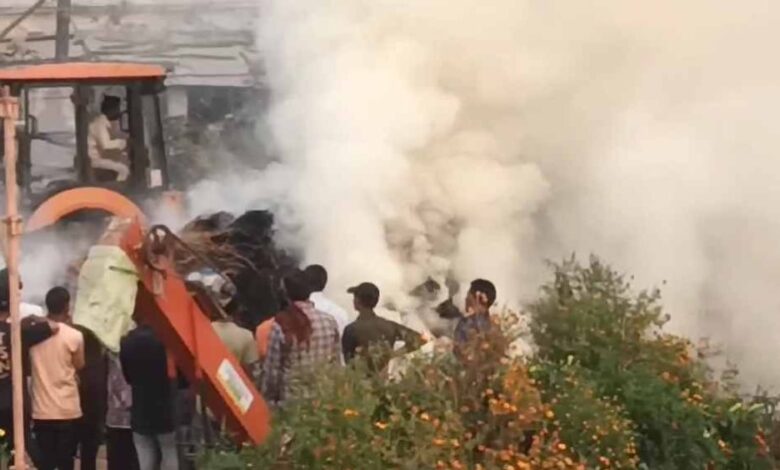 कथा स्थल के पास पैरावट में लगी आग, दमकल टीम की तत्परता से टला बड़ा हादसा...