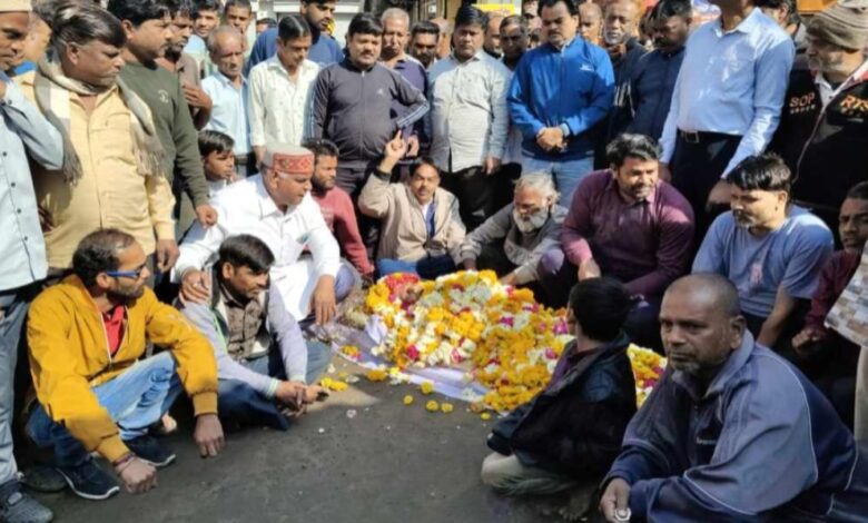 दूषित पानी बना मौत का कारण! इंदौर में 29वीं मौत के बाद सड़क पर उतरे परिजन, HC सख्त...